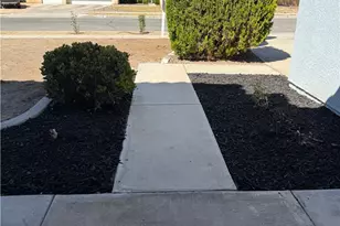 20592 Mockingbird Ave, Apple Valley, CA 92308 - Photo 36