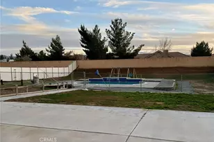 20592 Mockingbird Ave, Apple Valley, CA 92308 - Photo 2