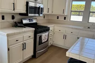 20592 Mockingbird Ave, Apple Valley, CA 92308 - Photo 10