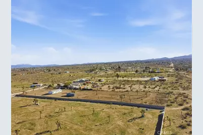 11878 Pacific Road, Phelan, CA 92371 - Photo 4