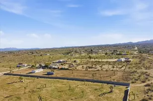 11878 Pacific Rd, Phelan, CA 92371 - Photo 4