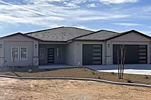 20401 Tonawanda Rd, Apple Valley, CA 92307 - Photo 1