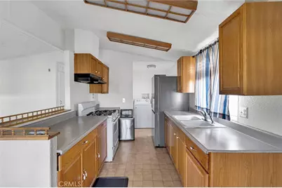 16473 Green Tree Boulevard #21, Victorville, CA 92395 - Photo 12