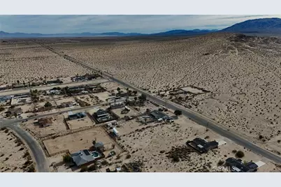 792 Amboy, 29 Palms MCB, CA 92277 - Photo 2