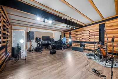 8263 3rd, Hesperia, CA 92345 - Photo 42