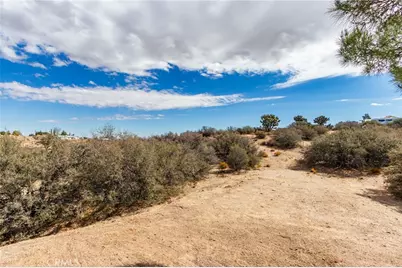8384 Highland Court, Oak Hills, CA 92344 - Photo 68