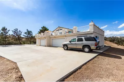 8384 Highland Court, Oak Hills, CA 92344 - Photo 72