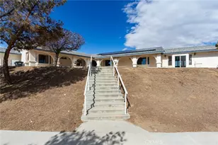 8384 Highland Ct, Oak Hills, CA 92344 - Photo 6