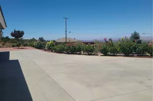 325 Canyon Rd, Pinon Hills, CA 92372 - Photo 6