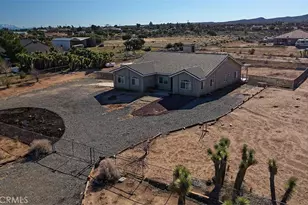8855 Smith Rd, Phelan, CA 92371 - Photo 10