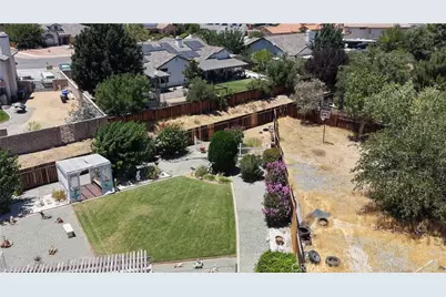 20404 Half Moon Court, Apple Valley, CA 92308 - Photo 34
