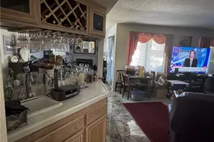 20404 Half Moon Ct, Apple Valley, CA 92308 - Photo 6