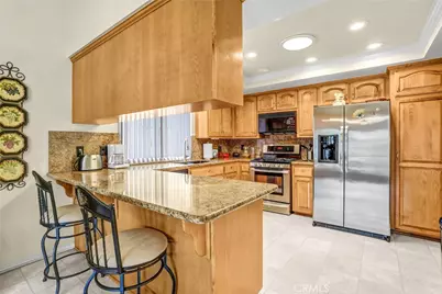 27989 Pacific, Highland, CA 92346 - Photo 8