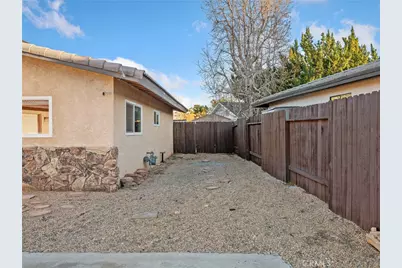 13045 Greensboro Road, Victorville, CA 92395 - Photo 4