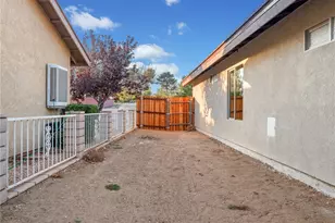 13835 Burning Tree Dr, Victorville, CA 92395 - Photo 14