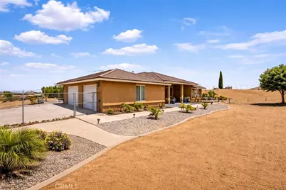 6797 Blue Rose, Oak Hills, CA 92344 - Photo 4