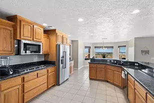 13850 Night Shade Rd, Apple Valley, CA 92307 - Photo 14