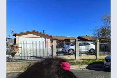 217 Plaimor Avenue, Barstow, CA 92311 - Photo 2