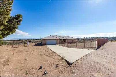 8605 Cantel Court, Oak Hills, CA 92344 - Photo 6