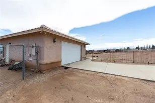 8605 Cantel Ct, Oak Hills, CA 92344 - Photo 10