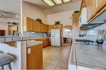 8605 Cantel Court, Oak Hills, CA 92344 - Photo 28