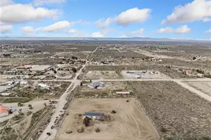 11623 Desert View Rd, Pinon Hills, CA 92372 - Photo 46