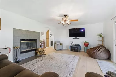 7868 Arrowhead Lake Road, Hesperia, CA 92345 - Photo 14