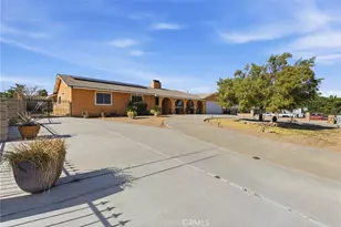 7868 Arrowhead Lake Rd, Hesperia, CA 92345 - Photo 2