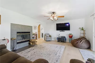 7868 Arrowhead Lake Road, Hesperia, CA 92345 - Photo 14