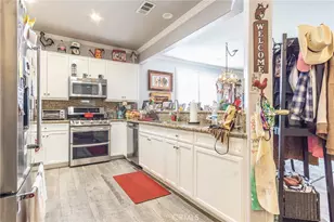 10468 Darby Rd, Apple Valley, CA 92308 - Photo 14