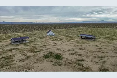 15803 Paramount, Phelan, CA 92371 - Photo 10