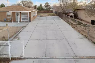 16129 Smoke Tree St, Hesperia, CA 92345 - Photo 4