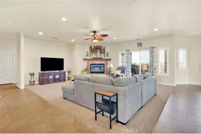 17790 Cresta Blanca, Victorville, CA 92395 - Photo 14