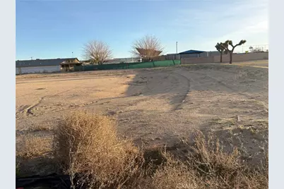 2 Valencia, Hesperia, CA 92345 - Photo 2