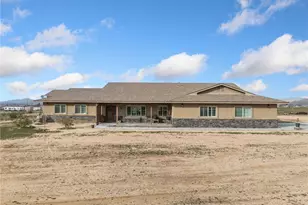 22820 Via Seco, Apple Valley, CA 92308 - Photo 2