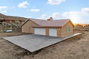 9230 Allegra Vista, Apple Valley, CA 92308 - Photo 12