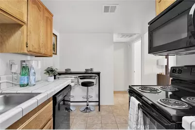 19242 Cottonwood Drive, Apple Valley, CA 92308 - Photo 18