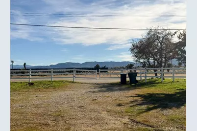 1821 W Columbia, Lancaster, CA 93534 - Photo 4