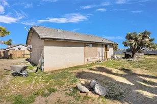 10276 Aster Rd, Oak Hills, CA 92344 - Photo 48