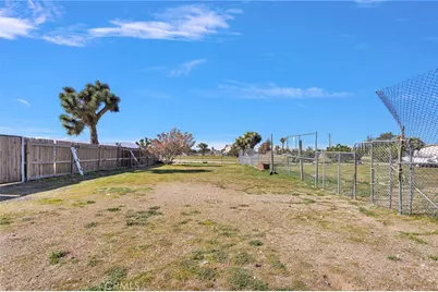 10276 Aster Road, Oak Hills, CA 92344 - Photo 50