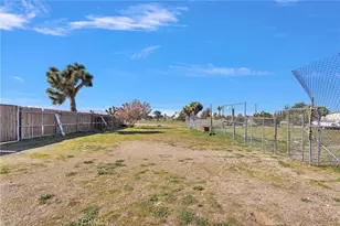 10276 Aster Rd, Oak Hills, CA 92344 - Photo 50