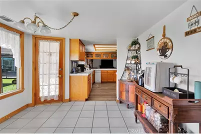 10276 Aster Road, Oak Hills, CA 92344 - Photo 14