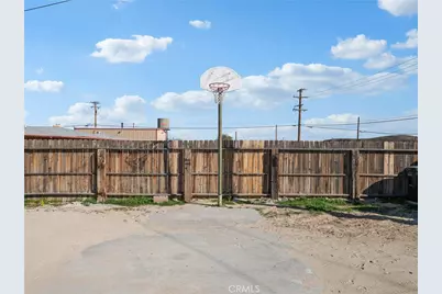 29246 Radio, Barstow, CA 92311 - Photo 14