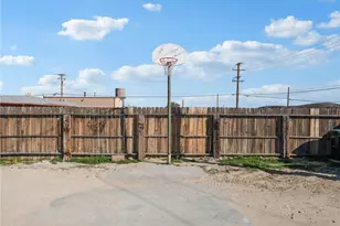 29246 Radio, Barstow, CA 92311 - Photo 14