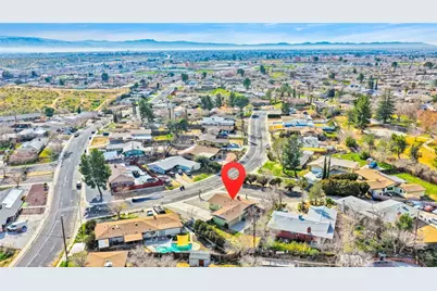 15846 Inyo, Victorville, CA 92395 - Photo 32