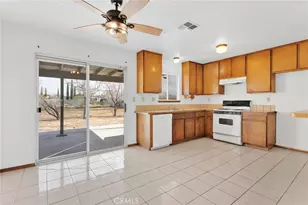 16463 Solvang Ave, Victorville, CA 92394 - Photo 10