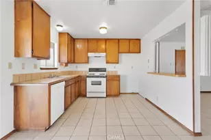 16463 Solvang Ave, Victorville, CA 92394 - Photo 8