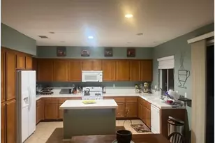 10972 Admirals Bay, Victorville, CA 92392 - Photo 4