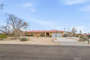 19629 Oneida, Apple Valley, CA 92307 - Photo 2