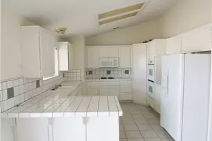 17482 Walnut, Hesperia, CA 92345 - Photo 6